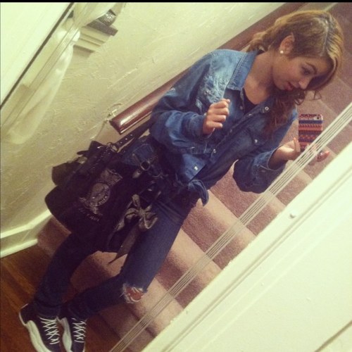 @Swaggs_Official  Thats my Boyfriend if you didnt know . But Follow my Bad Bitch @TinkMonroe !