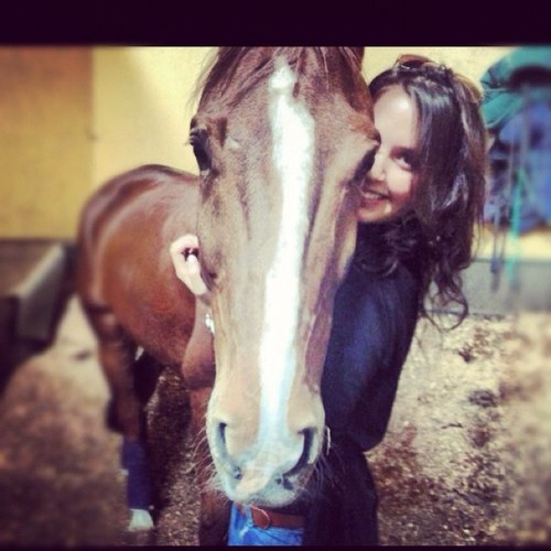 kikiw93's profile picture. 