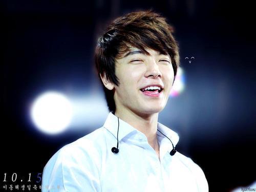 อีทงเฮไทยบอท [ตัวจริง : @donghae861015 ] [แฟม : _febot ]