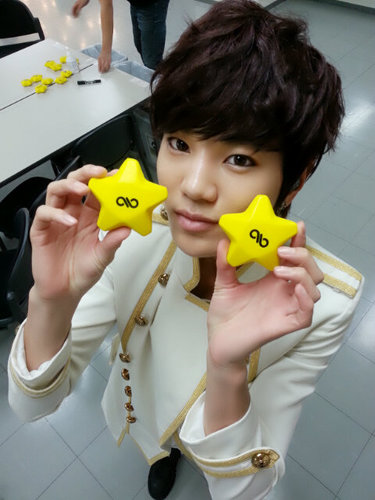 อันยองฮะ ผม ซองจง มักเน่แห่ง INFINITE (@infiniteyounges) .. ผมเป็นมิตรนะฮะ { INSPIRIT♡♡ } #bFAM #93line ♕