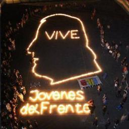 Imposible apagar tanto fuego
a dos años de la muerte de Nestor, vigilia y mas de 2000 velas encendidas.
