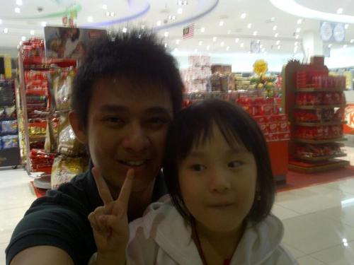 DesenliPratama's profile picture. 