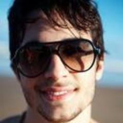 O importante na vida, é ser feliz.... - Não sou o fiuk, e sim um fã cover dele. Dono: um homem ou uma mulher que o admira muito.
