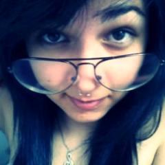 Às vezes desejo mal. Sou humana. Sou quase normal.  Não sou perfeita, não sou previsível. Sou uma louca . http://t.co/gfhfT6AV4P
