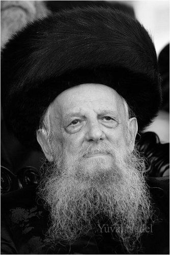Stating the rebbe's TRUE will in light of all the politics. follow me, ask me, I will answer and explain.