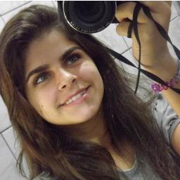 uma menina meiga e carinhosa,com quem sabe ser comigo ;pp