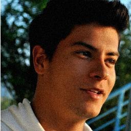 E toda vez que eu penso em você um enorme sorriso se abre em meu rosto,e apesar de estar distante você esta sempre no meu coração. Since: 27\10\12