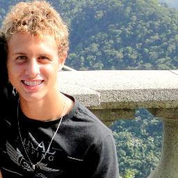 16 anos, jogador de futebol