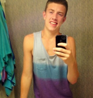 Had this for a while.. Never really did anything with it. Follow me! I wanna meet new people(: