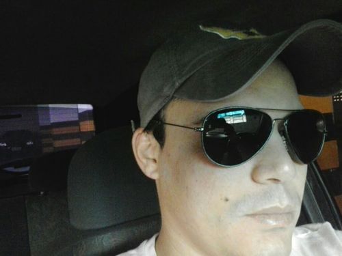 Sou um cara diferente de todos só estou vivendo diαs iguαis, de mαneirαs diferentes. Sou Modelo e Promotor !