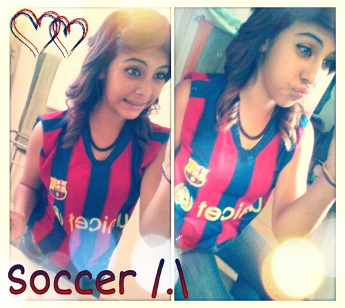 Liz ^-^ 14years|Americas HS|Freshman|short\(._.)z|Boys&&Girls:p|Random/.\|soccer#18*-*|fun~('-')~|Follow me n.n