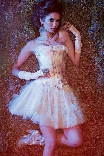 Everyone thinks that I have it all but it's so empty living behind these castle walls. I'm the doppelgänger and I was born to die. {RP/MC/Bi}