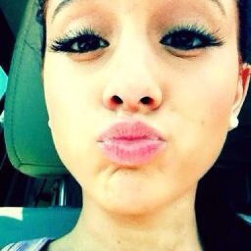 I know it's Monday, that's my name you dumbass. Go follow @ArianaNoodle