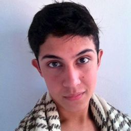 17 anos correndo nas veias com a vontade de conquistar tudo. Designer, gay, louco, otimista, chato...e o resto venha cá que vai descobrir.