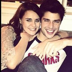 Fã-Clube dedicado para esses dois lindos atores que são a @JhulieCampello e o @dimontez. Amo vocês!!!