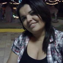 Sou alegre e extrovertida, amante da vida, apaixonada pelos amigos,.. E por todas as coisas boas da vida, uma delas? Ser Feliz!
