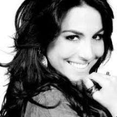 Mel linda, divaa, fofa, taletosa, perfeita!
Te amo muito morena!