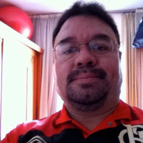 Eu teria um desgosto profundo se faltasse o Flamengo no mundo... e além disso Salgueirense! Signo: Escorpião 03/11. Economiário com formação em Educação Fîsica.