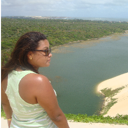 Uma 👵🏾 que redescobriu o Twitter. Agora, o utiliza como entretimento.