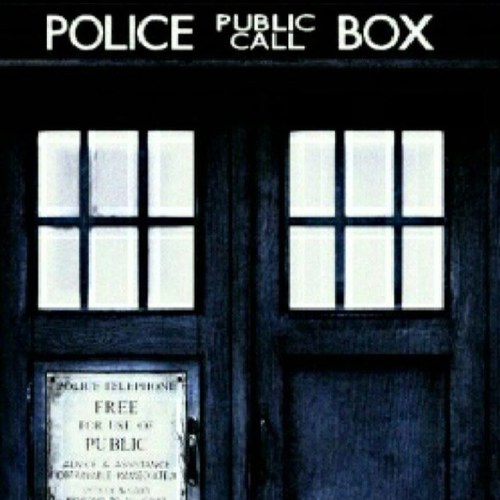 Whovian, Sherlocked, loves Supernatural, Vampire Diaries, Merlin, and most things nerdy. If you want to know more you'll just hace to keep reading my tweets 3