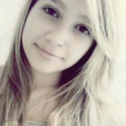 Eu amo as palavras, mas sou completamente apaixonada por atitudes, !