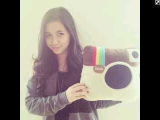 The official fans page of @ashillazhrtiara @ZeeAshilla | Followed by @ZeeAshilla April 14th 2012 :) |