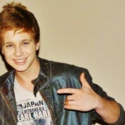 Pra que BIO? se o meu amor por @ArthurDanniReal se resumi em 2 palavras TRUE LOVE ? FC oficializado e seguido por ele! SINCE 30/07/12  CIDADE Itanhaém socia BIA