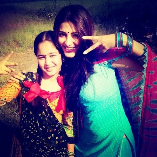 Welcome to the craziest FC of Shruti you've Shruti Haasan♥Your best stop of everything related to Shruti♥