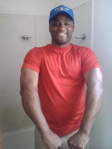 im a personal mgr seeking a female singer call if u can sing 17086468996