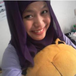 mengapa ada pengkhianatan kalau ada cinta
mengapa ada kekerasan kalau ada kasih sayang
dan mengapa ada kebohongan di setiap kejujuran