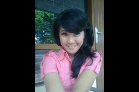 Vina sayang mama dan dia, vina ngak mau yg lain (ˇ▽ˇ)