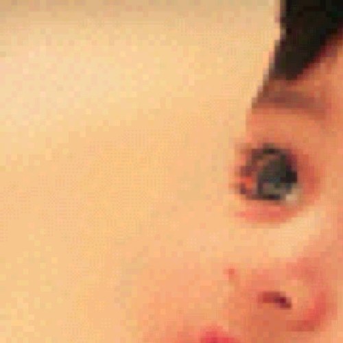 اهتم بالموظة والمطبخ والصحة وحاليا أسعى لنمط حياه صحيه واعشق الجمال حتى في ابسط الأمور