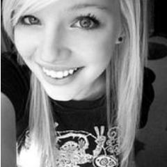 Não se mede caráter por aparência e nem felicidade por sorriso.
Taylor Momsen.