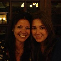 Hey! Im REAL Anne Cox Styles! This is my Priv/Fan tt :) Follow me! x My ask : http://t.co/fyzM2LcuMZ