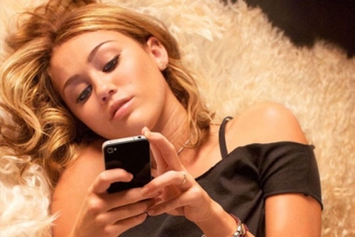 catherinemoris2's profile picture. t'as vraiment crue que ma vie se résumais qu'a 160 caractère :o & bien non ! :D tu me follow , je te follow si j'aime tes tweet :P hihihi !!! :D xxxx