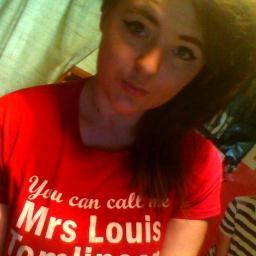 One Direction,Union j,Justin Bieber,The Script,Olly Murs,Paul Wesley,Tom Daley  --- these are my life! fangirling since october 2011