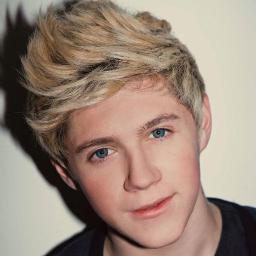 Hi i'm Mark a guy directioner / follow me i follow back :D