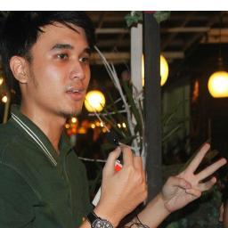 Son of a Great Mom and Dad|Brother of hilarious Bro and Sis|Alumni FHUI 2008|Corporate Lawyer|Entertainment Enthusiast|coffee lover|in love with red|still&will