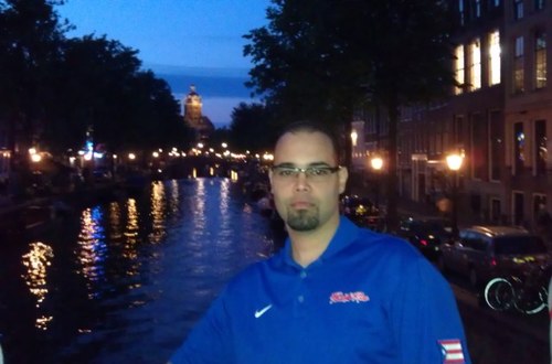 jmonzon3's profile picture. 