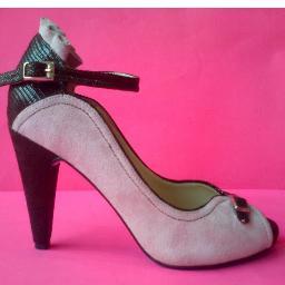 AliciaShoes's profile picture. I am a Peruvian-German designer of shoes and clothes for women, made with love, thinking about your comfort.