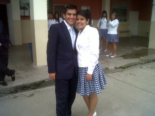 super amiguera amo a mi familia feliz de tenerlos conmigo a mi esposito bello y a mi hijo kevin zahid los amo son mi vida entera