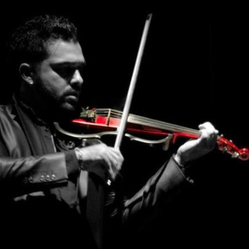 Compositor cantante ,musico, atleta !