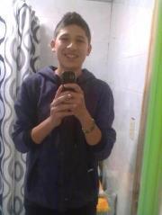 hola que tal soy sebastian ando en skate, bmx escucho musica electronica soy feo u.u xd
