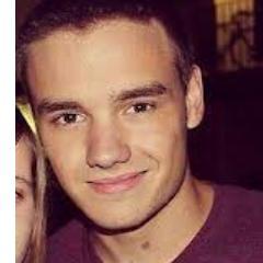 Is supporting 1D 100% xx ♥ Ask for a follow back xox