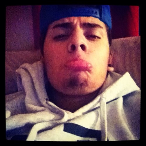 I live life to the fullest and im fun to be around(: follow i follow back :D3