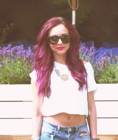 notrllyher's profile picture. She's as fine as dandelions blowing in the wind.