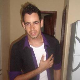 Baterista-Percusionista-Baixista-Violãonista kkkkkkkk Muleki Biskate.... dedo ixe sapoha