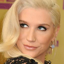28/10/2012 :) fc novo *--*  @keshasuxx my life forever