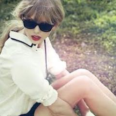 Taylor is my idol ∞ She's amazing, her music is too ∞ She gorgeous ∞ She's my role model, idol ∞ She inspires me ∞ I love her so much ∞
