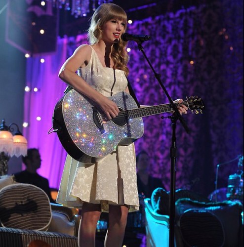 I adore Taylor Swift. BUY RED!!!❤